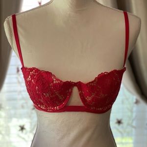 Victoria Secret - Red Lace Floral Bra